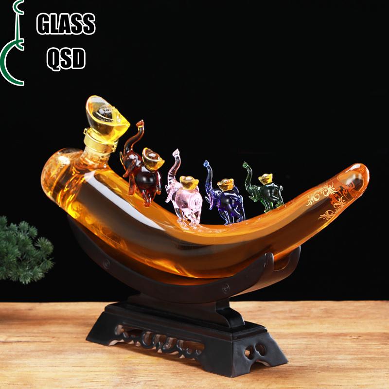 1500ml Animal Shaped Elephant Glass Ginseng Whiskey Alcohol Bottle Decanter With Wooden Holder