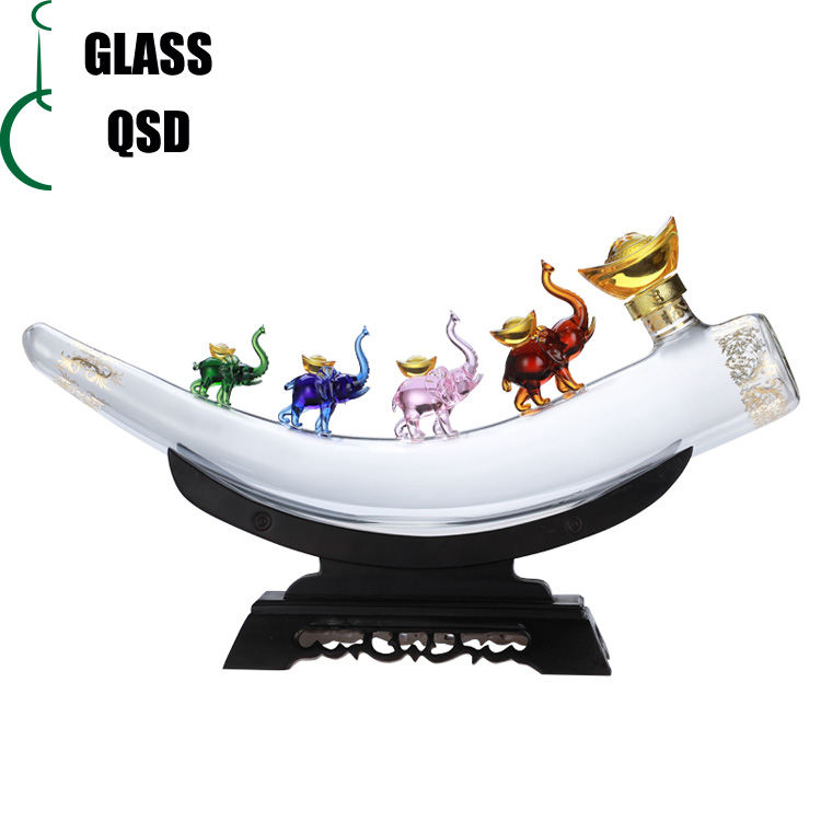 1500ml Animal Shaped Elephant Glass Ginseng Whiskey Alcohol Bottle Decanter With Wooden Holder